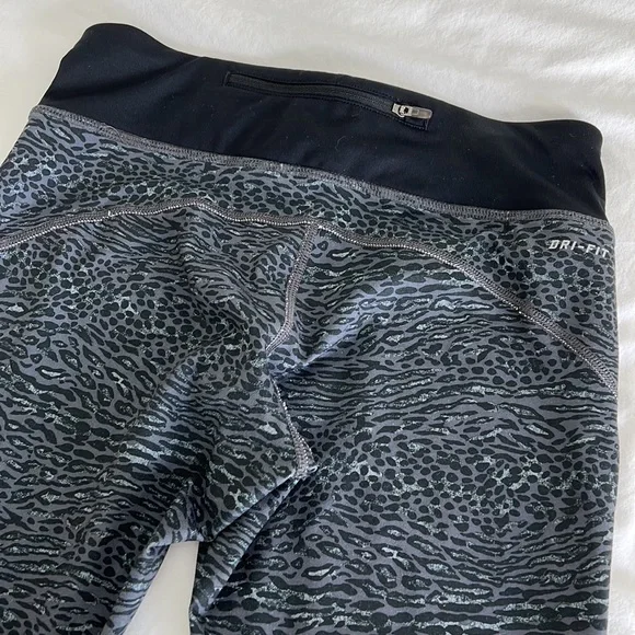 Nike Dri-Fit Capri Leggings - Picture 4 of 5